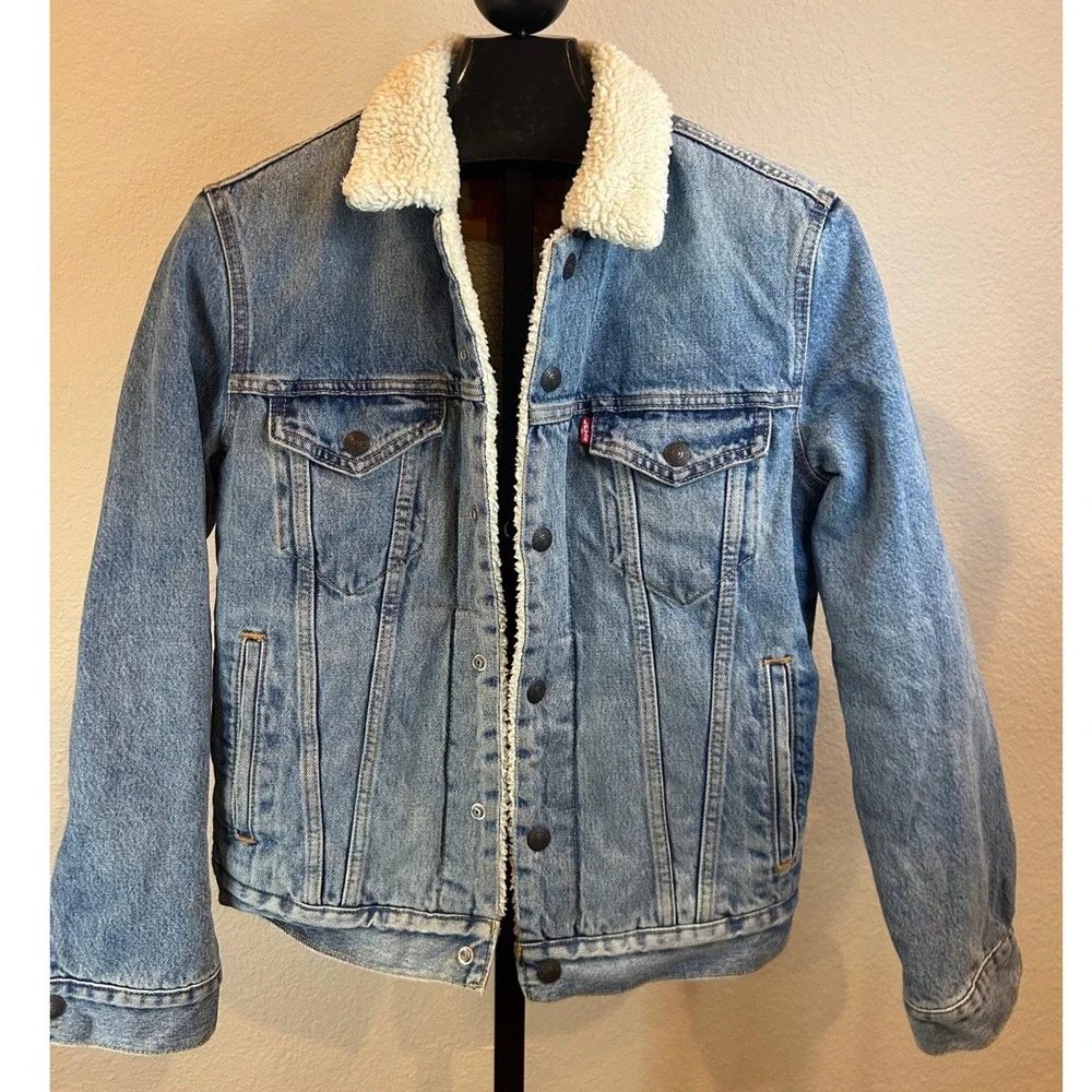 Levis Mens Sherpa Lined Denim Trucker Jacket Medium Wash Blue Size Small - Picture 1 of 6